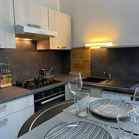 Appartement Triplex - Au Coeur De Fougères Extérieur photo