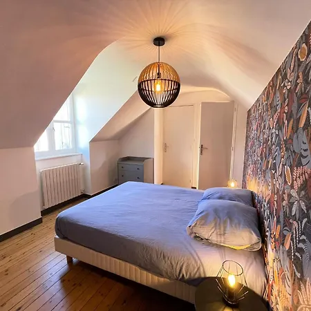Appartement Triplex - Au Coeur De Fougères Extérieur photo